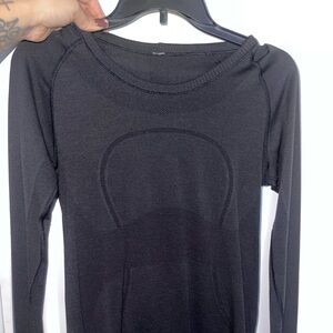 Black lululemon fitted top
